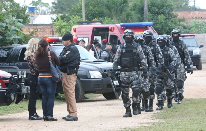 Mulher manteve filho de 11 anos refém durante 8 horas na manhã desta quinta |