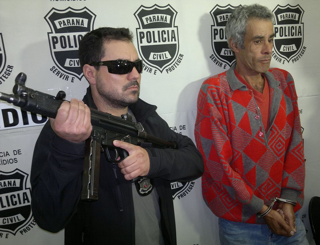 Cícero Lourenço Silva foi depor sobre a morte da mulher e saiu preso da Delegacia de Homicídio porque é condenado a sete anos de detenção devido a morte de uma pessoa durante um tiroteio em uma casa noturna ocorrido em 1994 | Heliberton Cesca / Gazeta do Povo