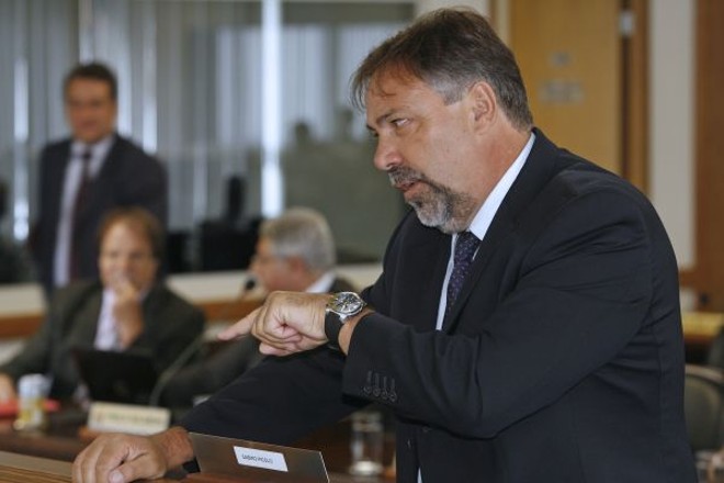 Justiça determinou bloqueio de R$ 5,9 milhões do vereador João Cláudio Derosso, da ex-mulher deleCláudia Queiroz e de outros quatro funcionários do Legislativo da capital |