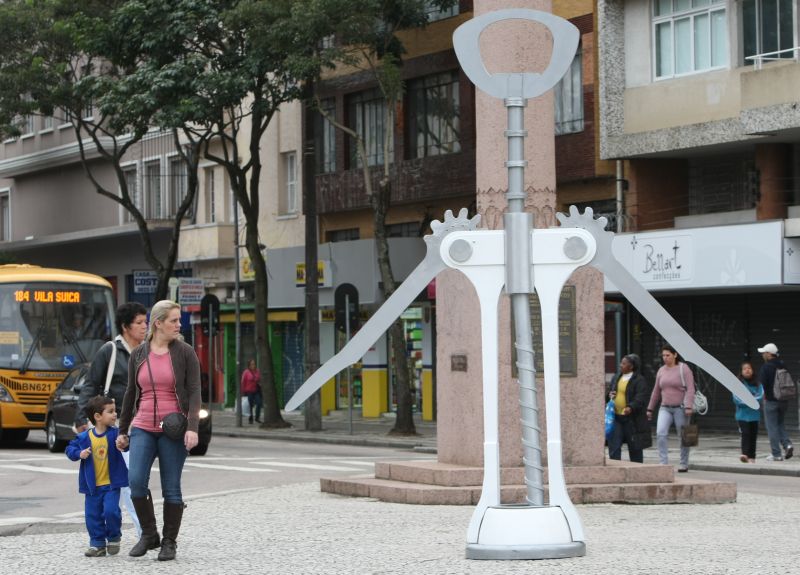 "Saca-rolhas" atrai olhares curiosos | Aniele Nascimento/Agência de Notícias Gazeta do Povo