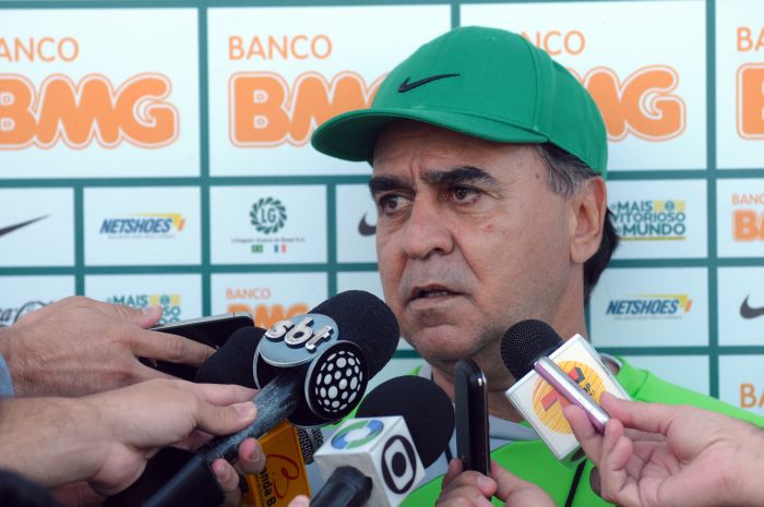 Marcelo Oliveira só vai definir em Belém a equipe que enfrenta o Paysandu | Daniel Caron / Gazeta do Povo
