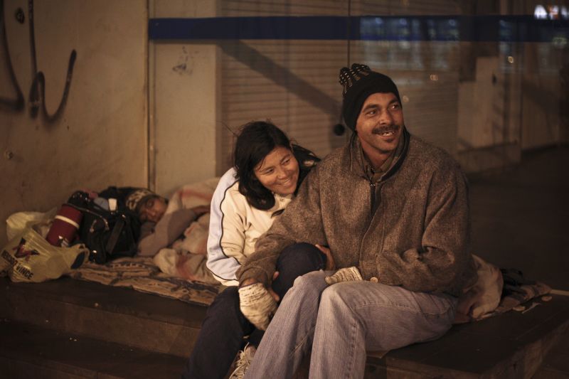 O morador de rua Eronil Guedes e a companheira Sirlene Silva: aluguel de uma casa na Vila das Torres é esperança de vida melhor | Daniel Castellano / Gazeta do Povo