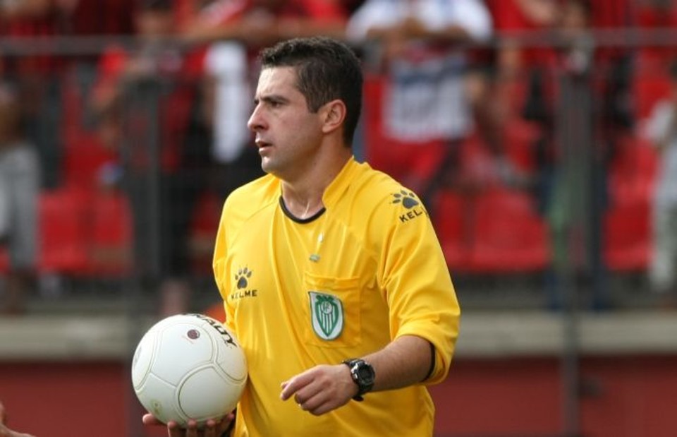 Adriano Milczvski foi anunciado nesta quinta-feira como árbitro do Atletiba de domingo na Vila Olímpica | Antonio Costa / Gazeta do Povo