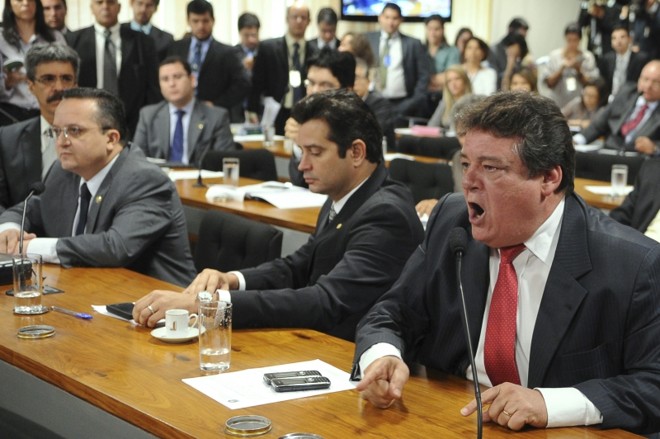 O parlamentar não gostou da estratégia que garantiu a Demóstenes ficar em silêncio |