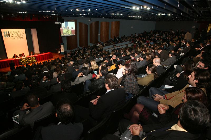 Evento reuniu 1,2 mil pessoas no auditório da Fiep | Felipe Rosa/ Gazeta do Povo