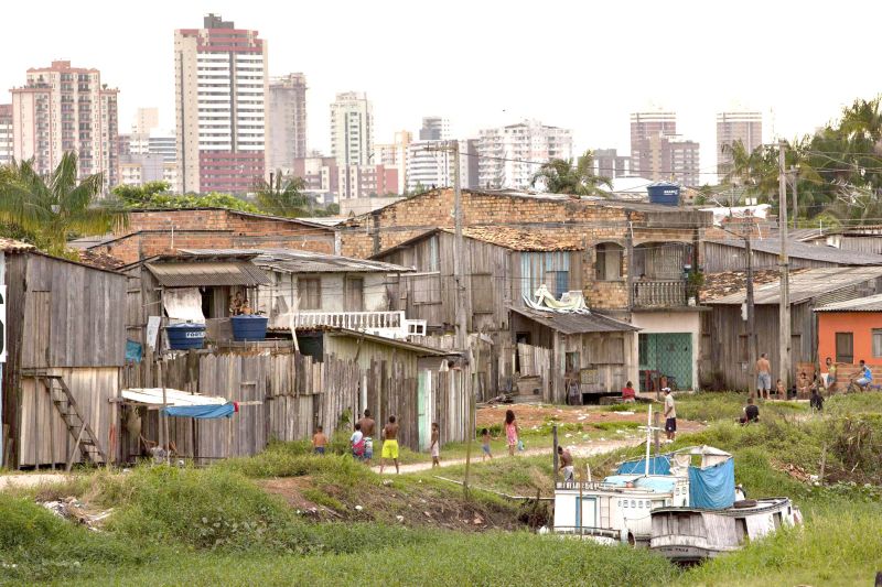 Pobreza maior: meta de identificar 800 mil famílias pobres até 2013 precisa ser revisto | Paulo Santos/ Reuters