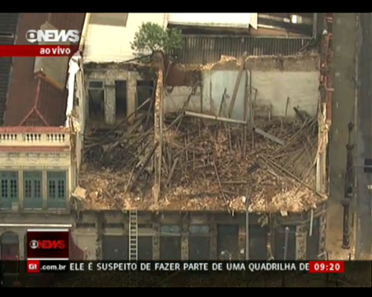 Pavimento de sobrado desaba no centro do Rio de Janeiro | Globo News / Reprodução