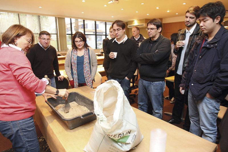 Elza Nakamura: na aula, intenção é melhorar qualidade | Jonathan Campos/ Gazeta do Povo