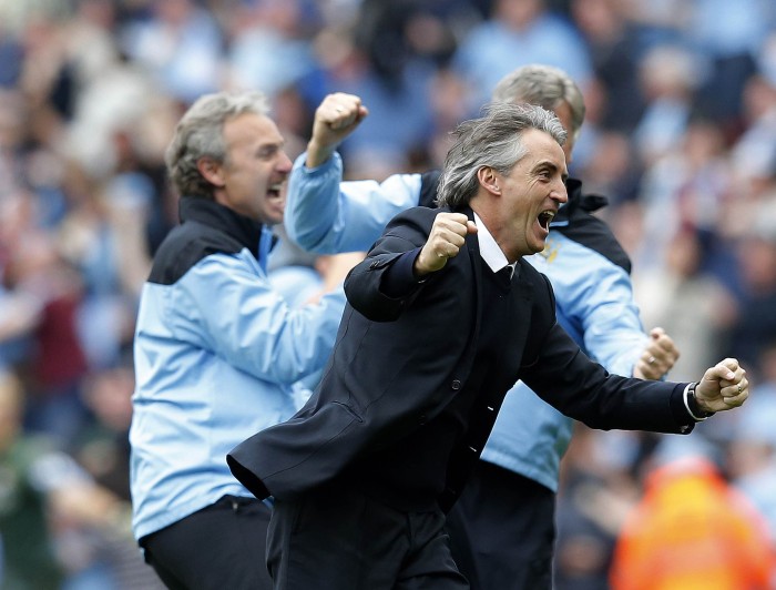 Roberto Mancini vibra com o gol de virada que garantiu título do City | Phil Noble/Reuters