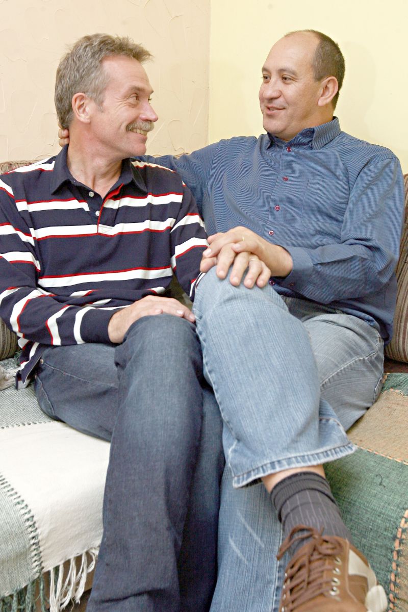 O casal Toni Reis e David Harrad, juntos há mais de 20 anos | Felipe Rosa/ Gazeta do Povo