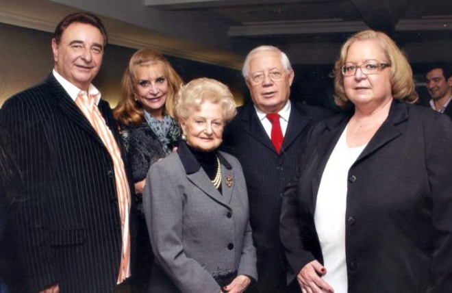 Romualdo Denega, Lylian Vargas, Victor Hugo Strozzi e Sonia Hablich, gerente do Victoria Villa |