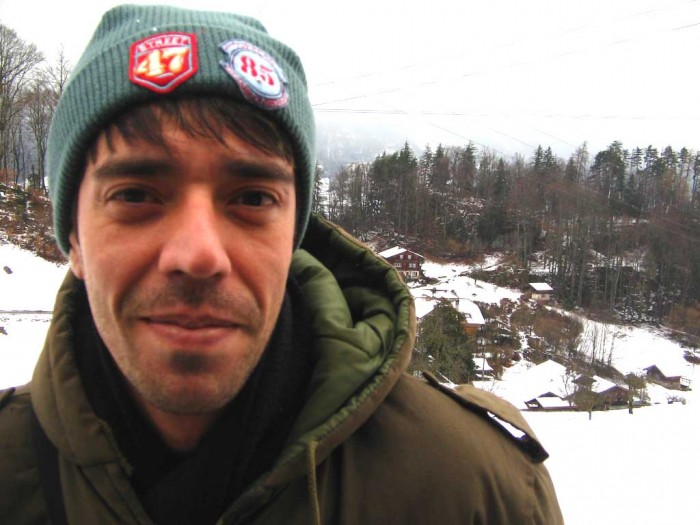 Emerson foi encaminhado para o CMUM do Boa Vista, onde foi diagnosticado o quadro de acidente vascular cerebral e a necessidade de uma cirurgia de emergência. Segundo o irmão do músico, demora no atendimento foi determinante para a morte dele | Reprodução