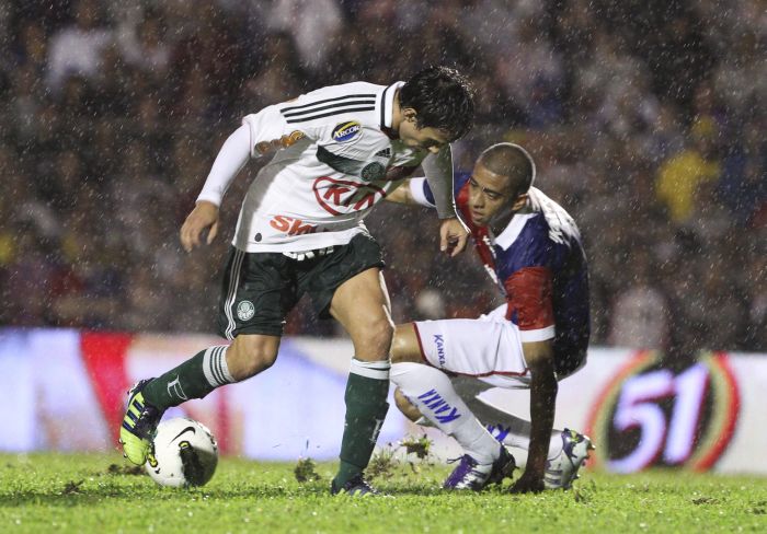 Valdivia diz que Palmeiras precisa de reforços | Daniel Castellano / Gazeta do Povo