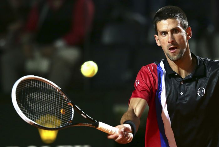Djokovic dominou a partida contra Tomic desde o início em Roma | Reuters