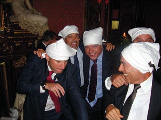 Imagem da festa do lenço da cabeça, também em Paris |