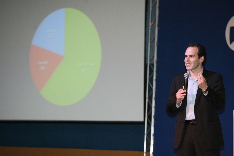Raphael Cordeiro, da da Inva Capital, participa de bate-papo sobre sobre investimentos e financiamento imobiliário. | Ivonaldo Alexandre / Gazeta do Povo