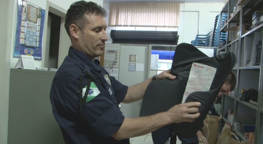 Cerca de 190 guardas municipais paralisaram as atividades para protestar contra a falta de coletes à prova de balas dentro do prazo de validade. Situação foi resolvida com a entrega de novos equipamentos | Prefeitura de São José dos Pinhais / Divulgação