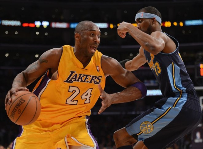 Kobe Bryant ficou 40 min em quadra e marcou 38 pontos na vitória do Lakers sobre o Nuggets |