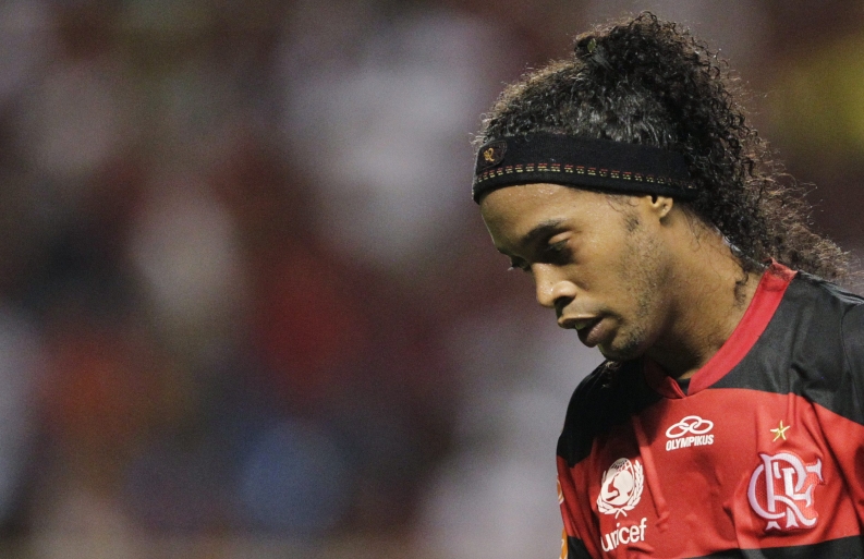 Dirigente diz que Ronaldinho está afastado do elenco do Flamengo | Ricardo Moraes/ Reuters