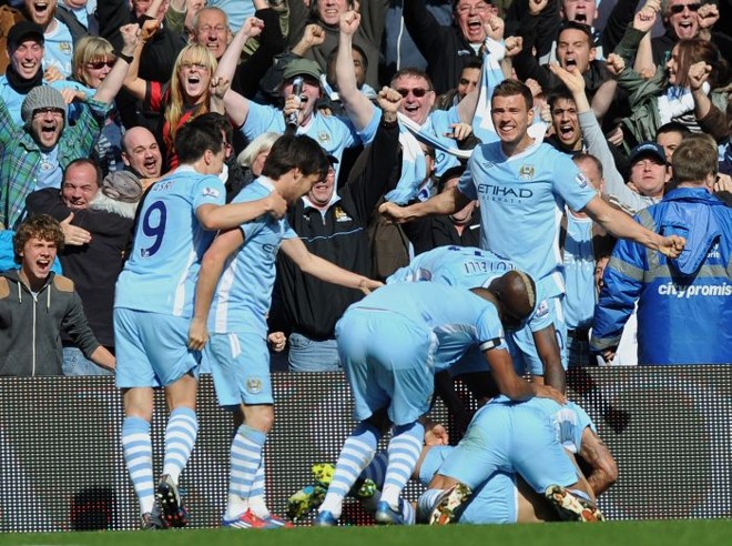 Jogadores e torcedores do City vão à loucura com o gol de Sérgio Aguero nos acréscimos | 