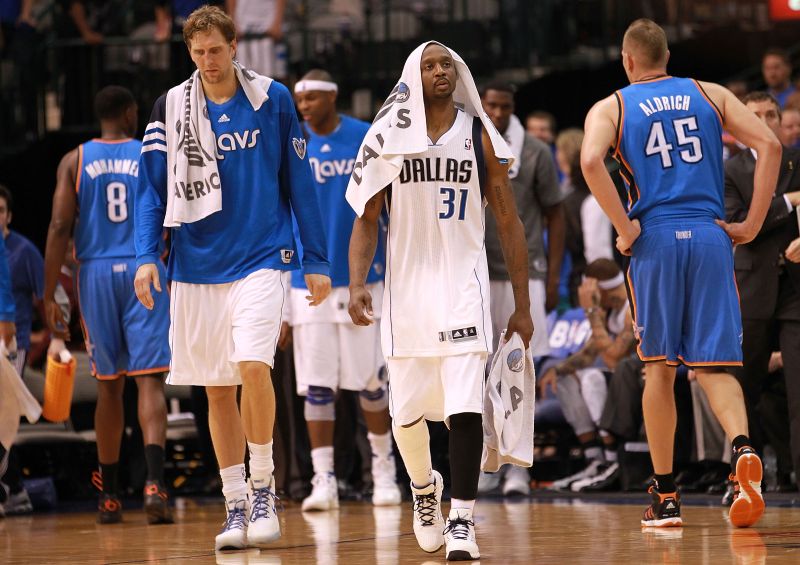 Atual campeão, Dallas Mavericks está perto de ser eliminado nos playoffs da NBA | AFP
