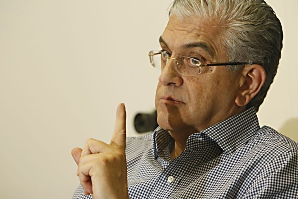 Para Petraglia, auxiliar Roberto Braatz teria beneficiando o Coritiba na decisão deste domingo | Albari Rosa / Gazeta do Povo
