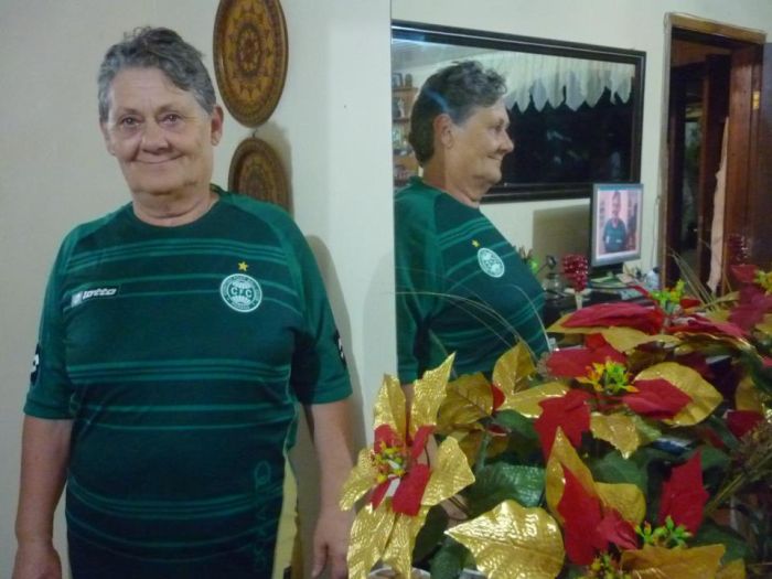 Dona Halina comandou a torcida organizada Movimento Unido Coritibano (MUC) nos anos 80 | Arquivo familiar