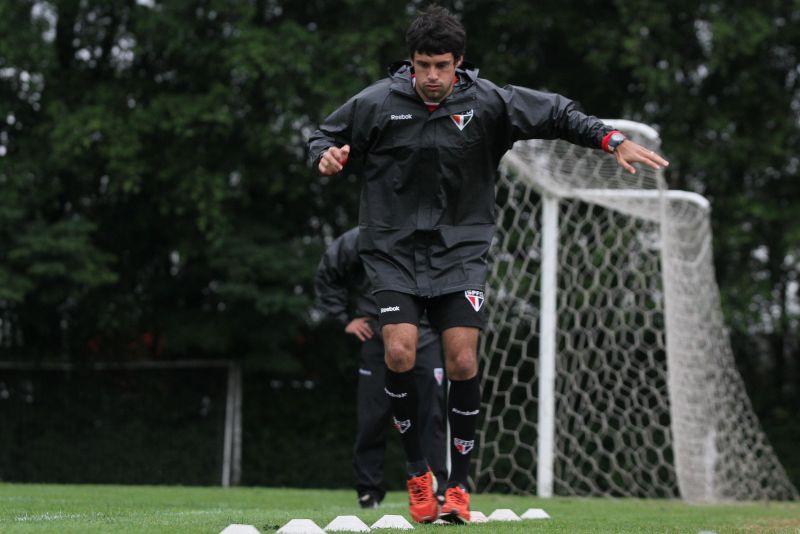 Fabrício voltou a treinar com o elenco do São Paulo nesta segunda-feira (28) | Luiz Pires / Vipcomm