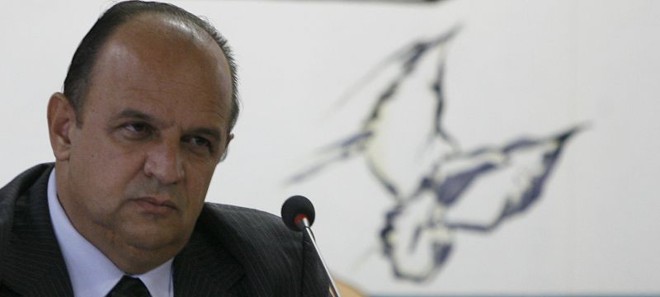 Cordeiro determinou o recadastramento |