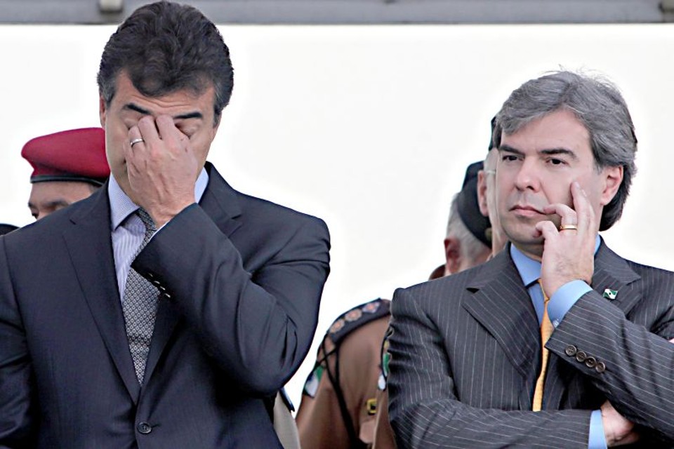 Beto Richa e Almeida César durante evento em que anunciaram mudanças na estrutura da Polícia Civil | Albari Rosa/ Gazeta do Povo