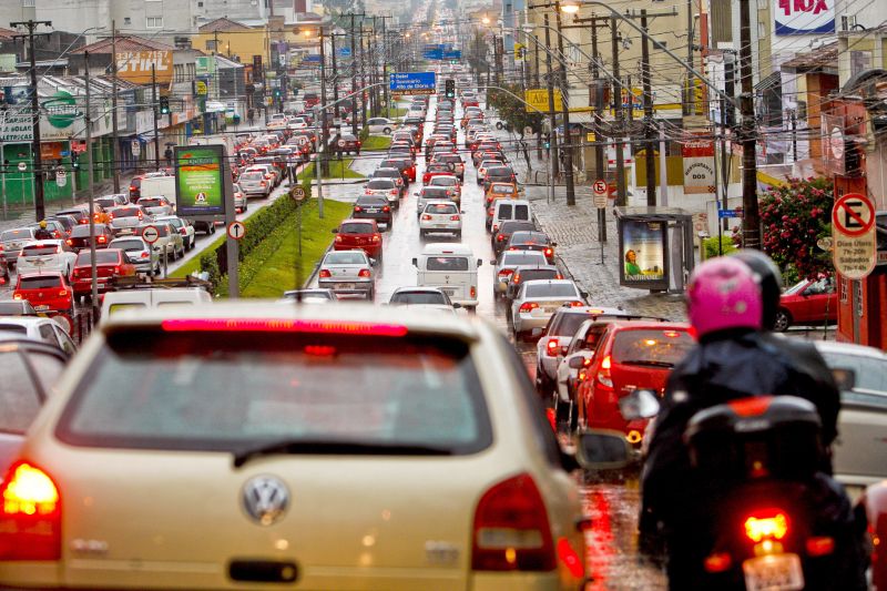 Para taxistas, Avenida Visconde Guarapuava lidera lista das vias com pior tráfego em Curitiba | Antonio Costa/ Gazeta do Povo