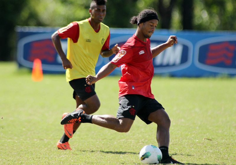 Ronaldinho Gaúcho será titular do Flamengo na estreia do Brasileiro | Maurício Val / Vipcomm