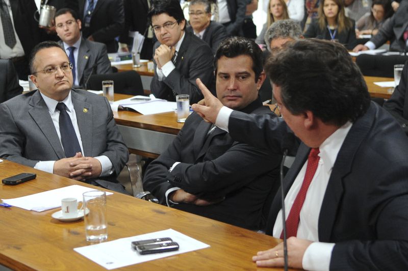 Deputado Sílvio Costa (PTB-PE) se exalta durante sessão da Comissão | Antonio Cruz/ABr