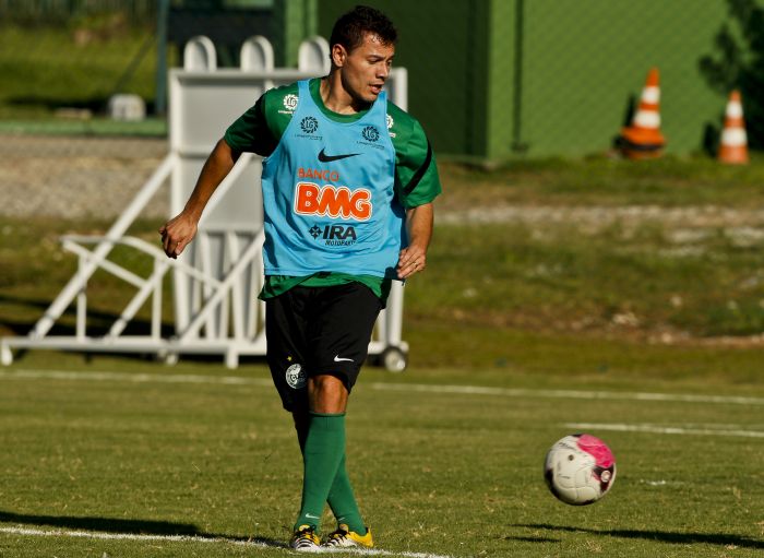 Anderson Aquino diz que mesmo sendo destaque da base rubro-negra, não era aproveitado pelos técnicos do profissional no Atlético | Antonio Costa / Gazeta do Povo