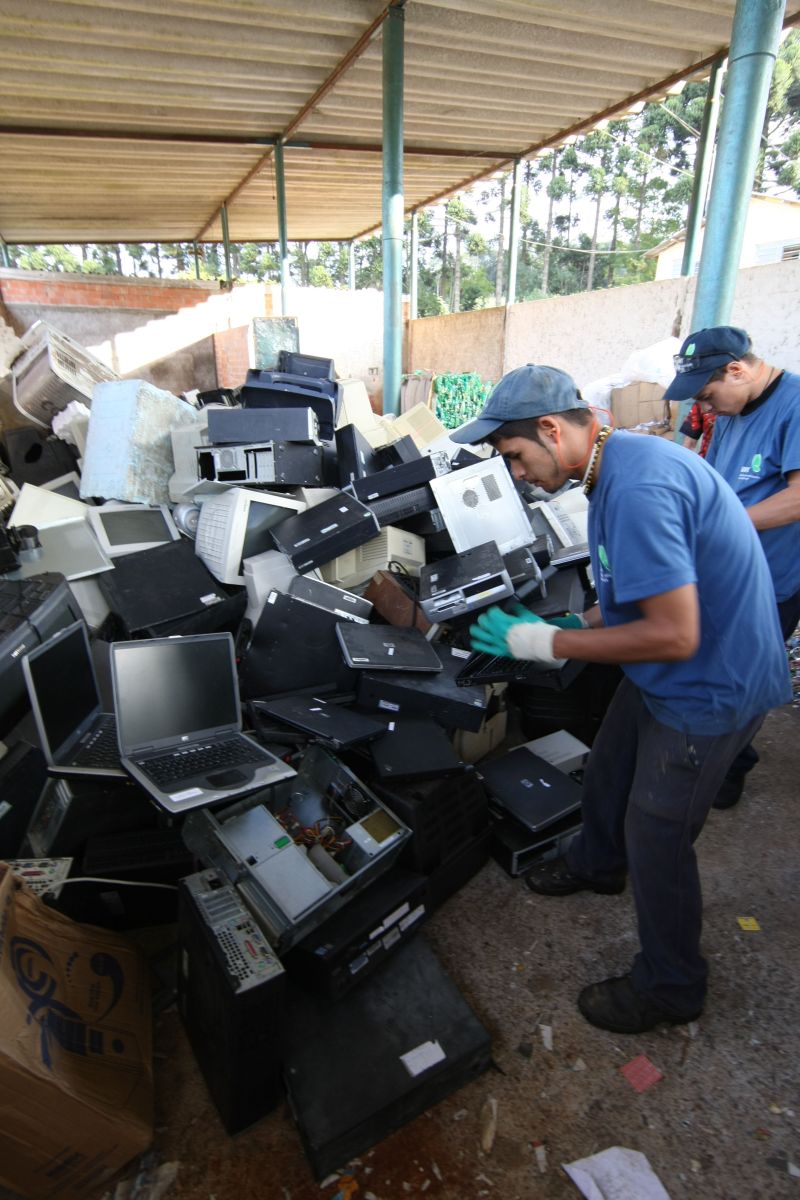 Centro de reciclagem do Lixo que não é Lixo, em Campo Magro | Ivonaldo Alexandre/ Gazeta do Povo