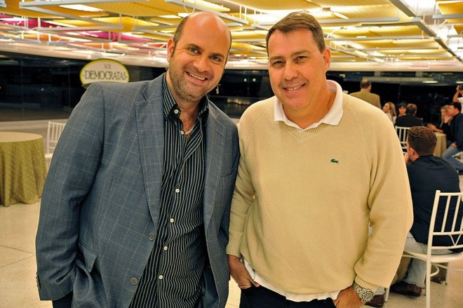 Derico, saxofonista do Programa do Jô, com o empresário Fernando Macedo (à dir.), da Nu Jazz, no lançamento de seu projeto