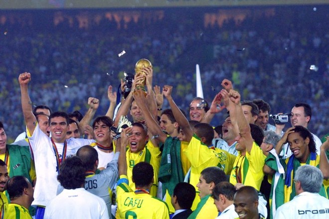 Festa dos jogadores brasileiros com a taça | 