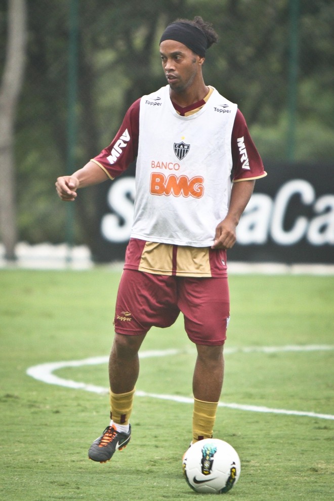Ronaldinho chegou, deu entrevista e já treino no Galo | Divulgação/ Atlético-MG