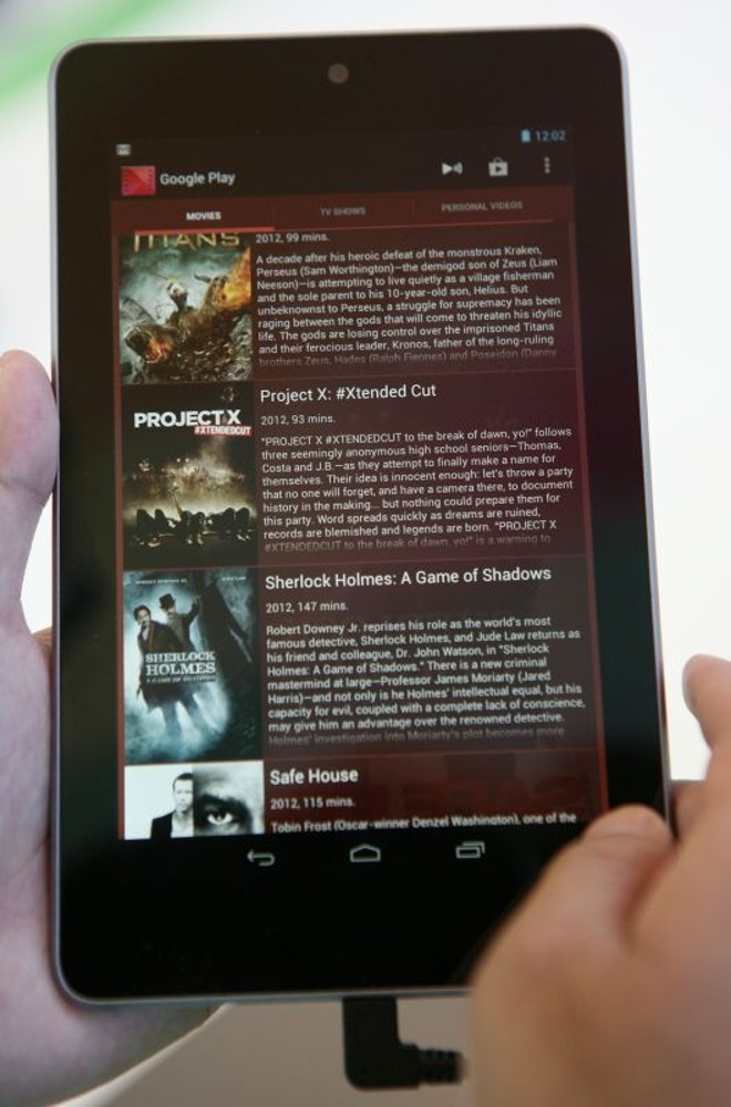 O tablet possui tela touchscreen de alta definição de 7 polegadas |