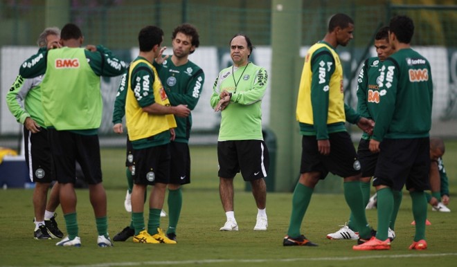 Os atletas que não atuaram todo o jogo contra o Flamengo participaram de um treino com bola | 
