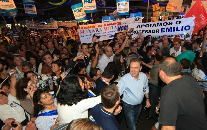 Convenção dos partidos PSB, PSDB, DEM E PRB lotou o salão do Paraná Clube | Aniele Nascimento/Agência de Notícias Gazeta do Povo