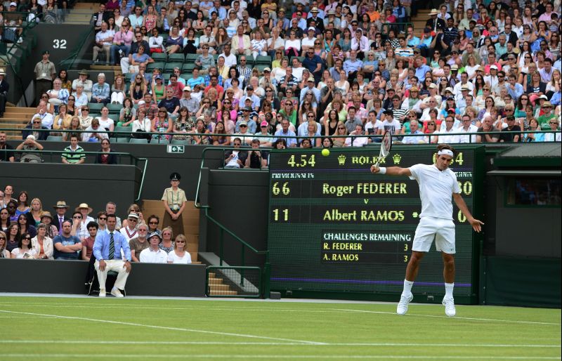 Roger Federer não teve muito trabalho na estreia em Wimbledon | AFP