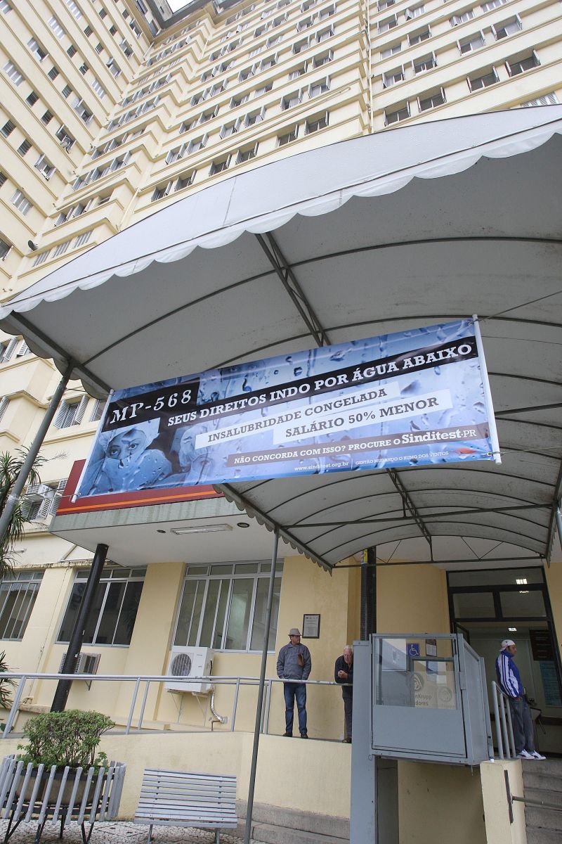 Pela segunda vez em menos de um mês o HC cancela as consultas eletivas. Há pouco dias, a paralisação foi dos médicos | Jonathan Campos/ Gazeta do Povo