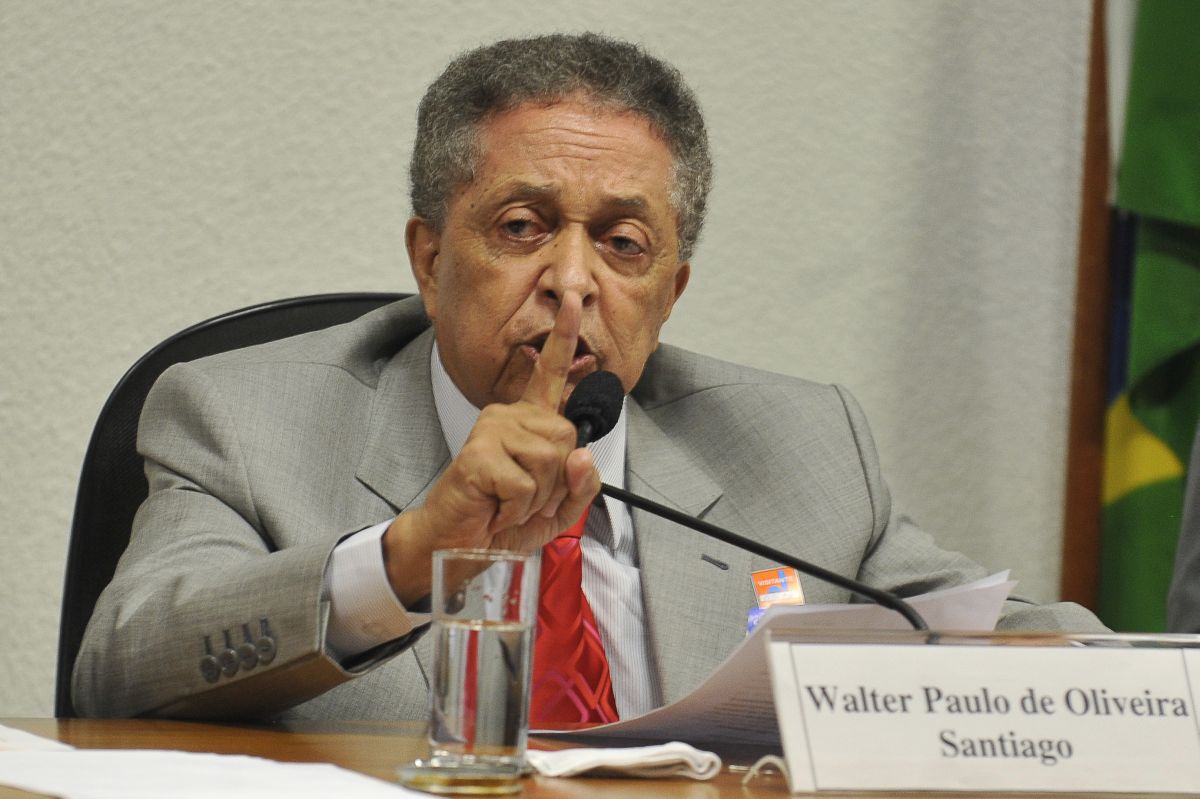 Santiago afirmou, em depoimento à CPI, que pagou pela casa em dinheiro, ao contrário do que diz o governador | Antonio Cruz/ABr