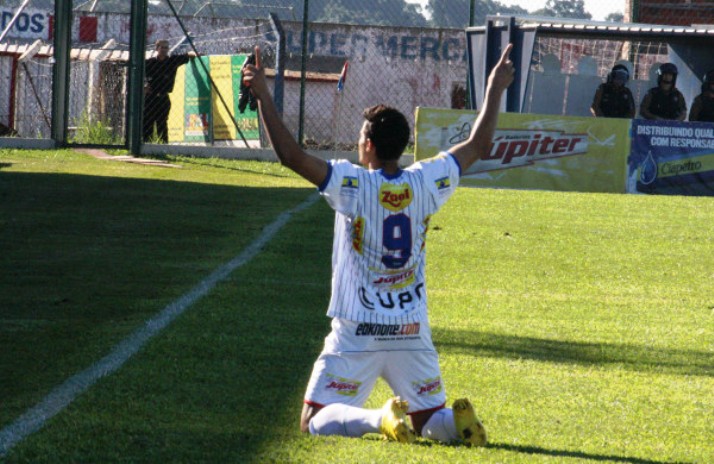 Henrique foi o destaque do Leão na partida: o atacante marcou três gols e já o artilheiro do nacional | Andye Iore / Comunicação GMR