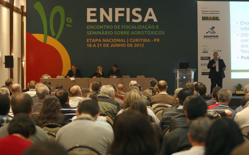 Público acompanha discussões no Enfisa | Jonathan Campos/ Gazeta do Povo