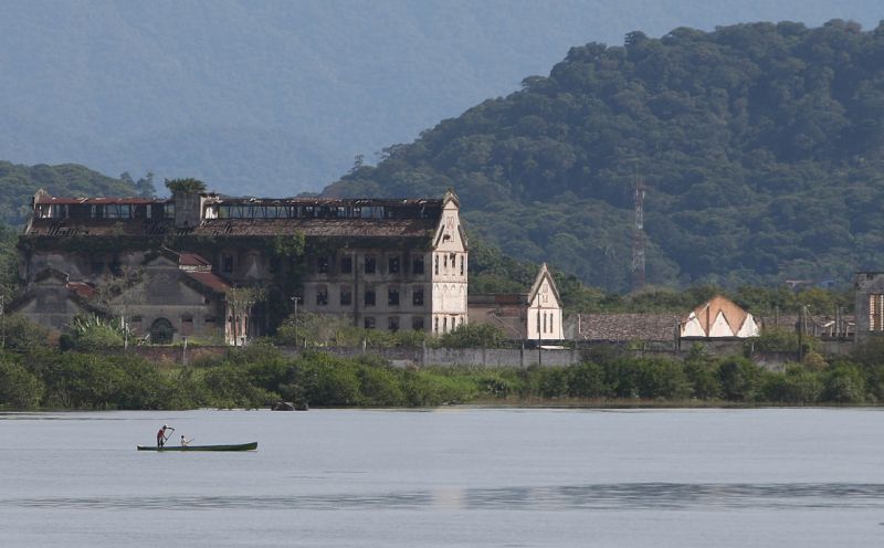Ruínas das indústrias Matarazzo, em Antonina: zoneamento indicará que áreas do litoral podem ter atividade portuária ou industrial | Jonathan Campos/ Gazeta do Povo