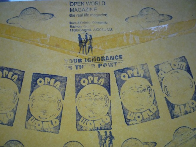 Dobrica Kamperelic: Envelope de Dombrica Kamperelic, da antiga Iugoslávia, é exemplo de como artistas trabalham incluindo carimbos e selos na obra | 