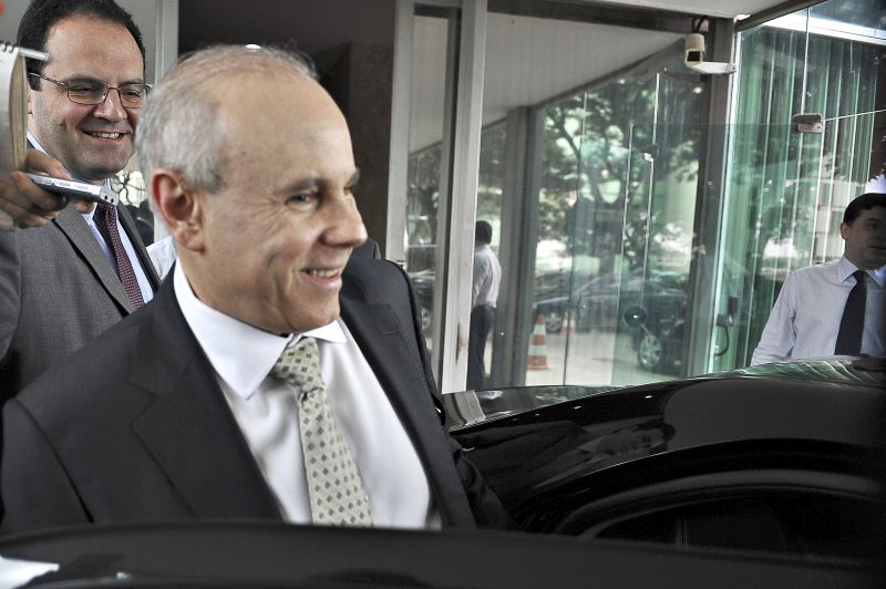 O ministro Mantega: bancos estatais podem tomar a iniciativa de baixar tarifas | Marcello Casal Jr./ABr