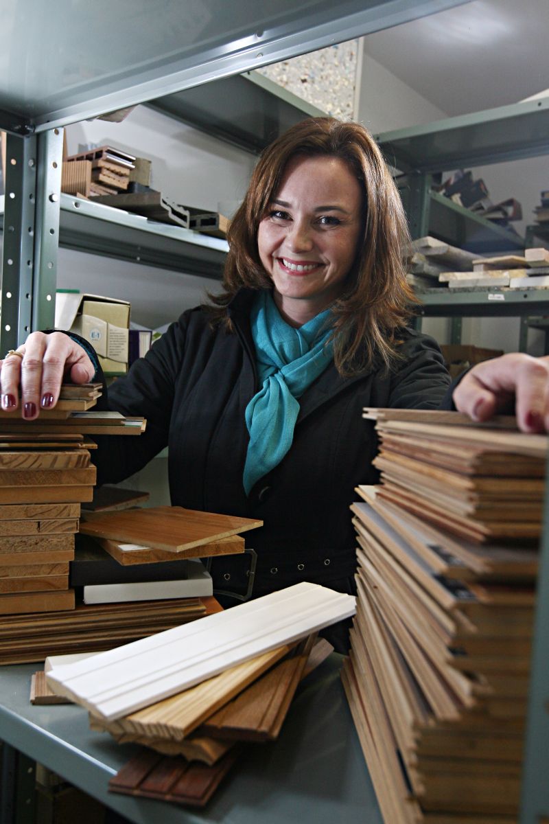 Anna Paula Gomes, do Cedap: uso de ferragens inadequadas é a causa da má fama das chapas de madeira | Felipe Rosa/ Gazeta do Povo